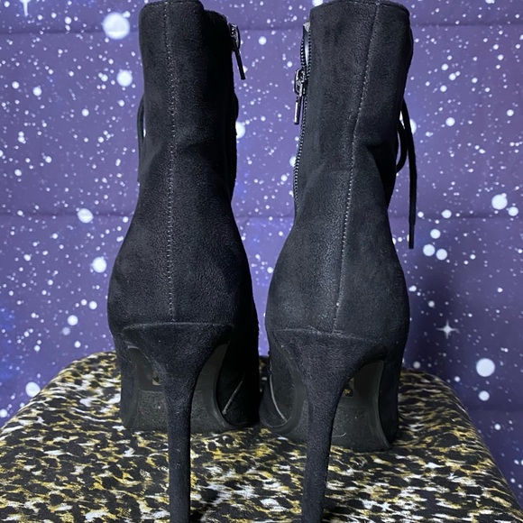 Black booties with pointed heel - tie up - Picture 9 of 9